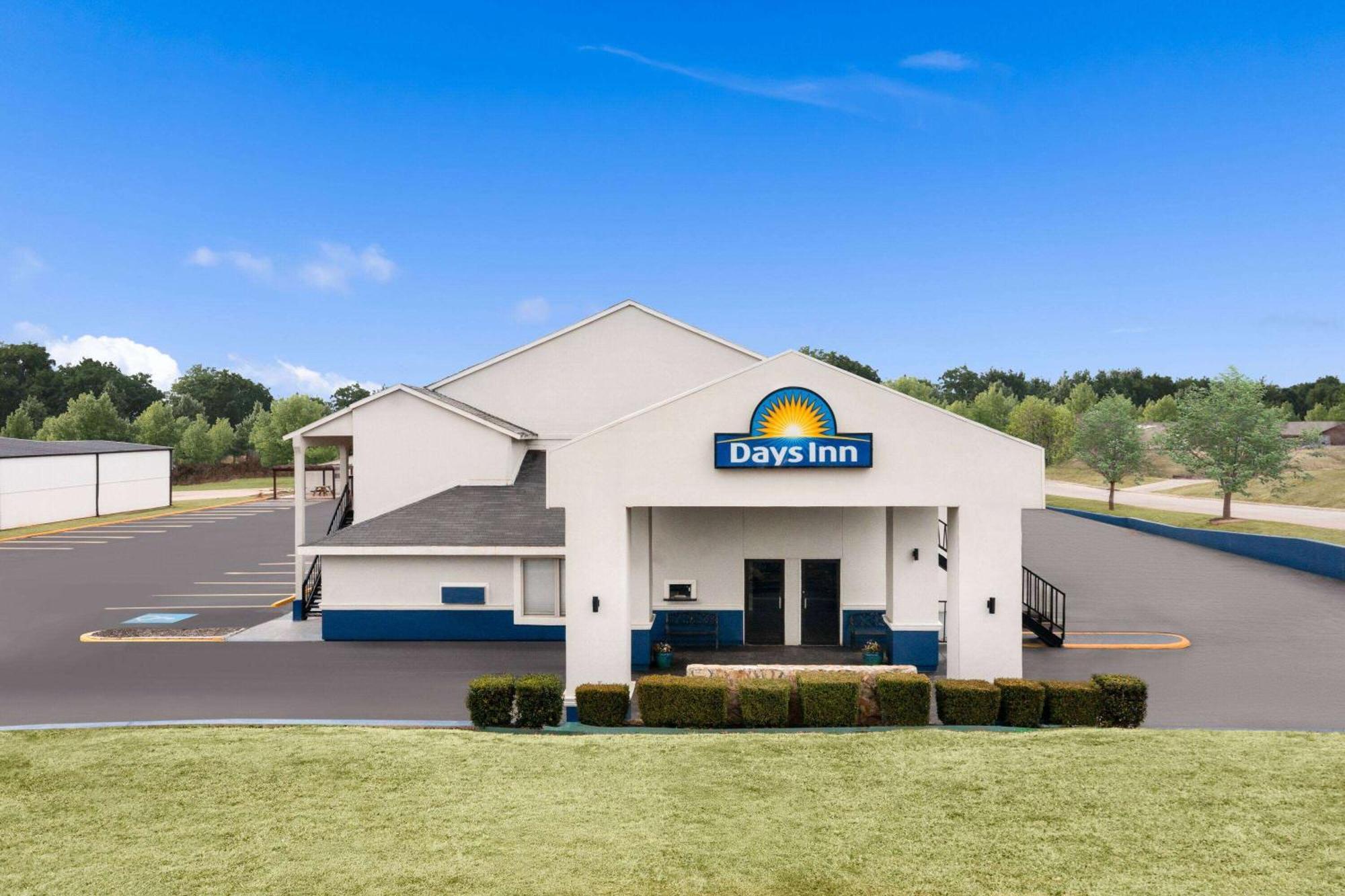 Days Inn By Wyndham Ardmore Exterior photo